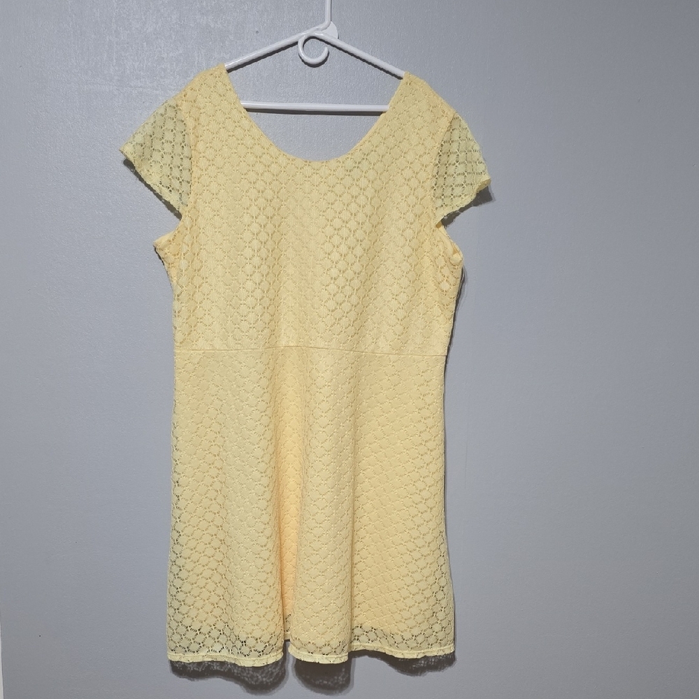 Chic Yellow Lace Mini Dress